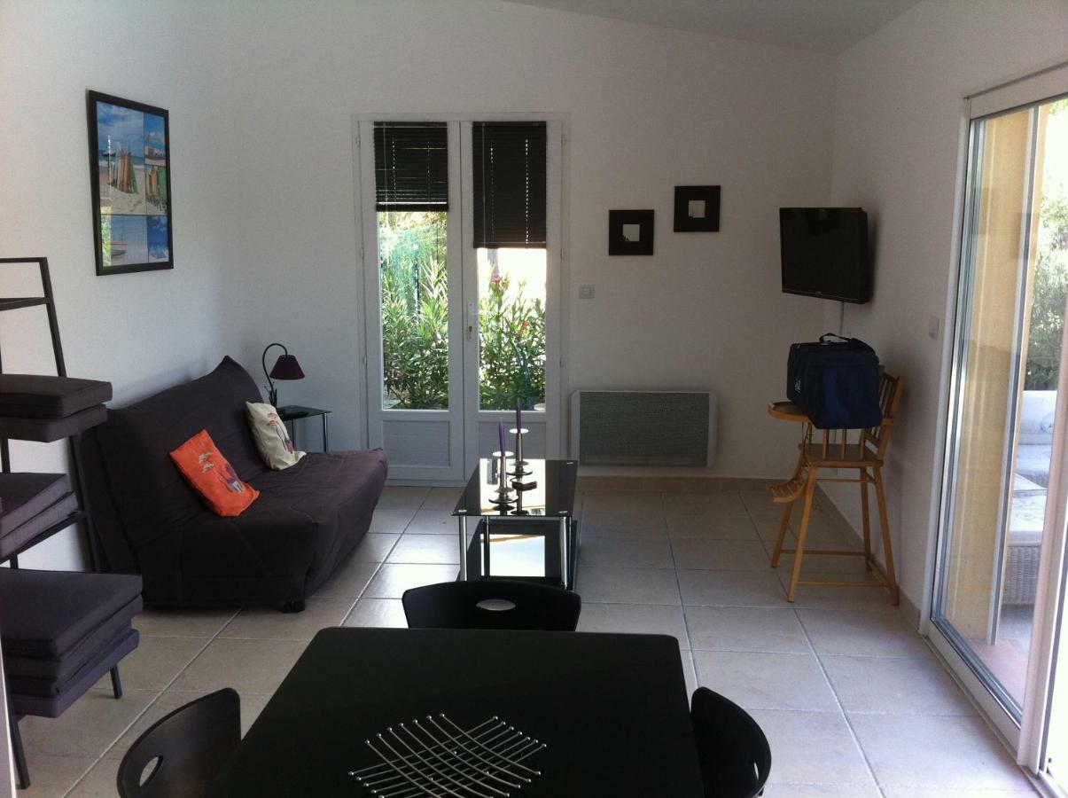 Les cigales des près appartement Aups Esterno foto