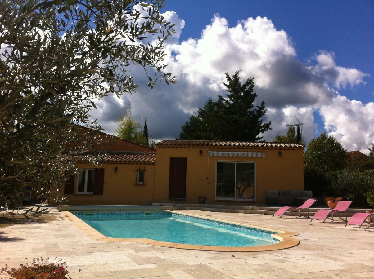 Les cigales des près appartement Aups Esterno foto