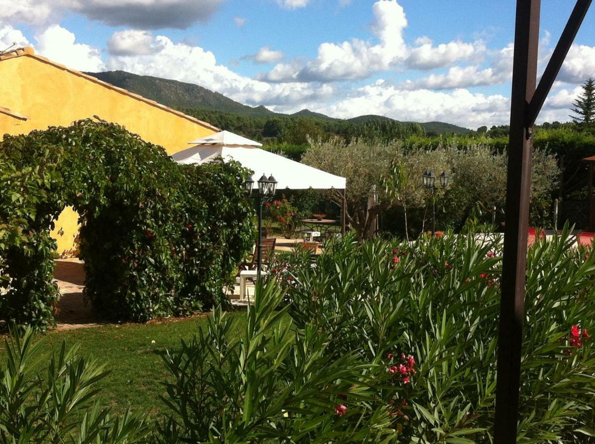 Les cigales des près appartement Aups Esterno foto