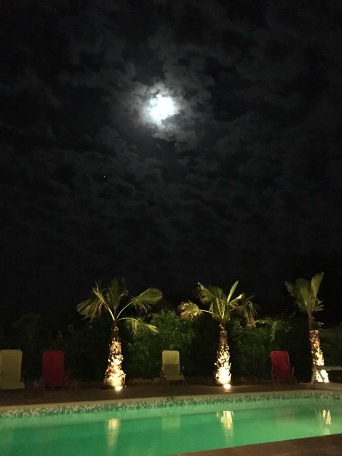 Les cigales des près appartement Aups Esterno foto