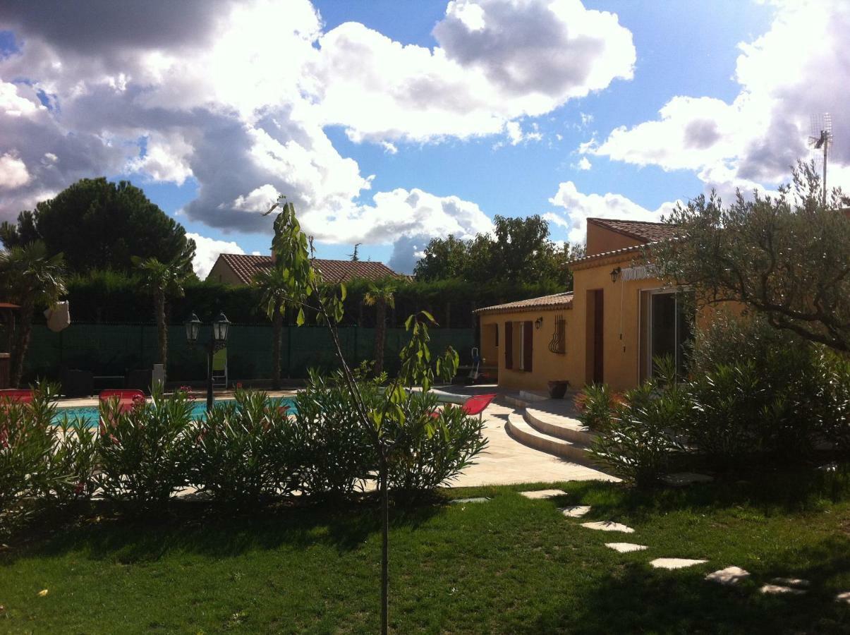 Les cigales des près appartement Aups Esterno foto